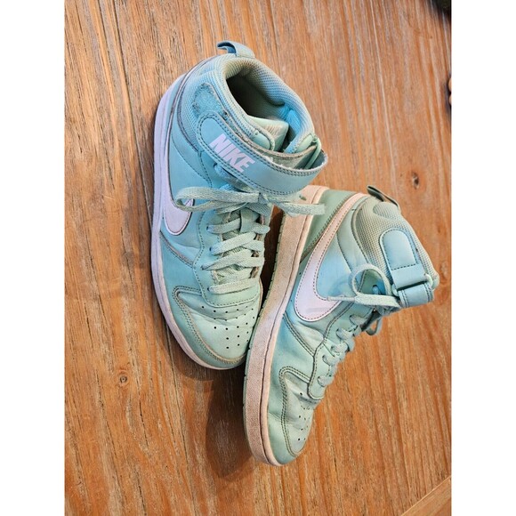 Nike Court Borough Mid 2 Emerald Rise Kids Sneakers Size 7Y NWOB CD7782-300 - Picture 2 of 6